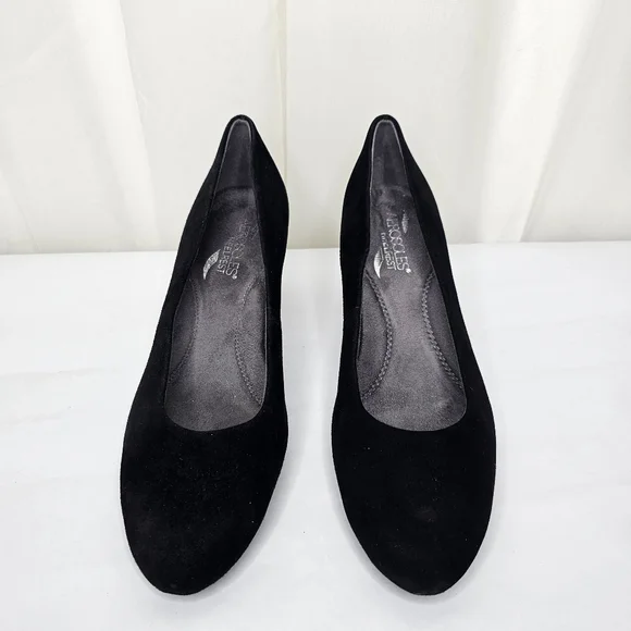 Aerosoles Shore Thing Black Suede Pumps Round Toe Size 7.5 - Picture 5 of 10